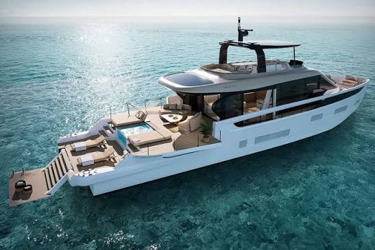 Azimut Seadeck 9 2026 iç mekan 1
