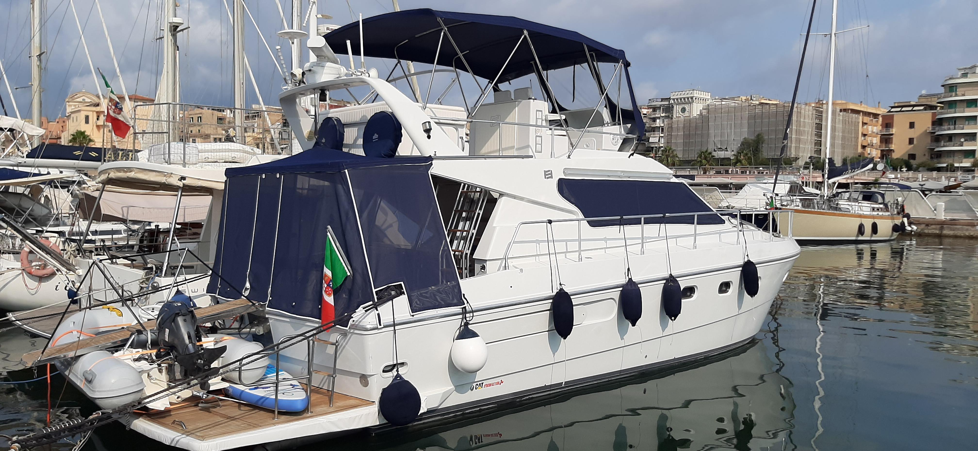 Ferretti Altura 40 1989 iç mekan 3