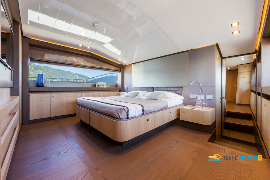 Ferretti 960 2019 iç mekan 1