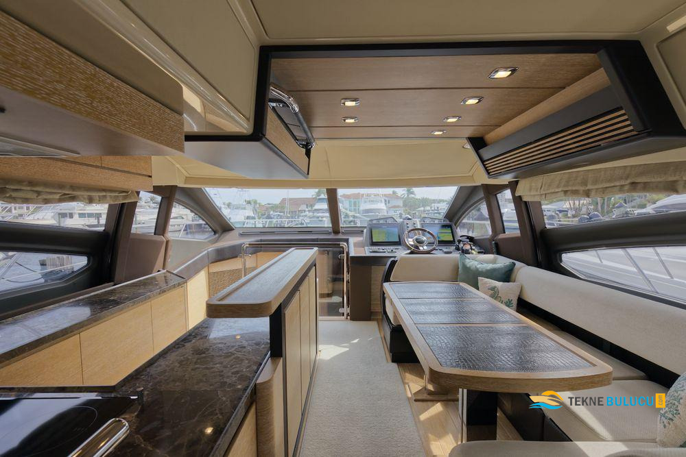 Azimut 64 Fly 2014 iç mekan 1