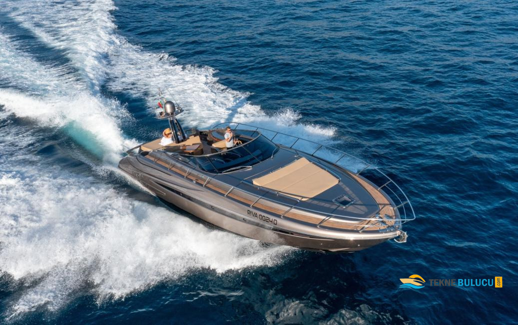 Riva Rivale 52 2010 iç mekan 1