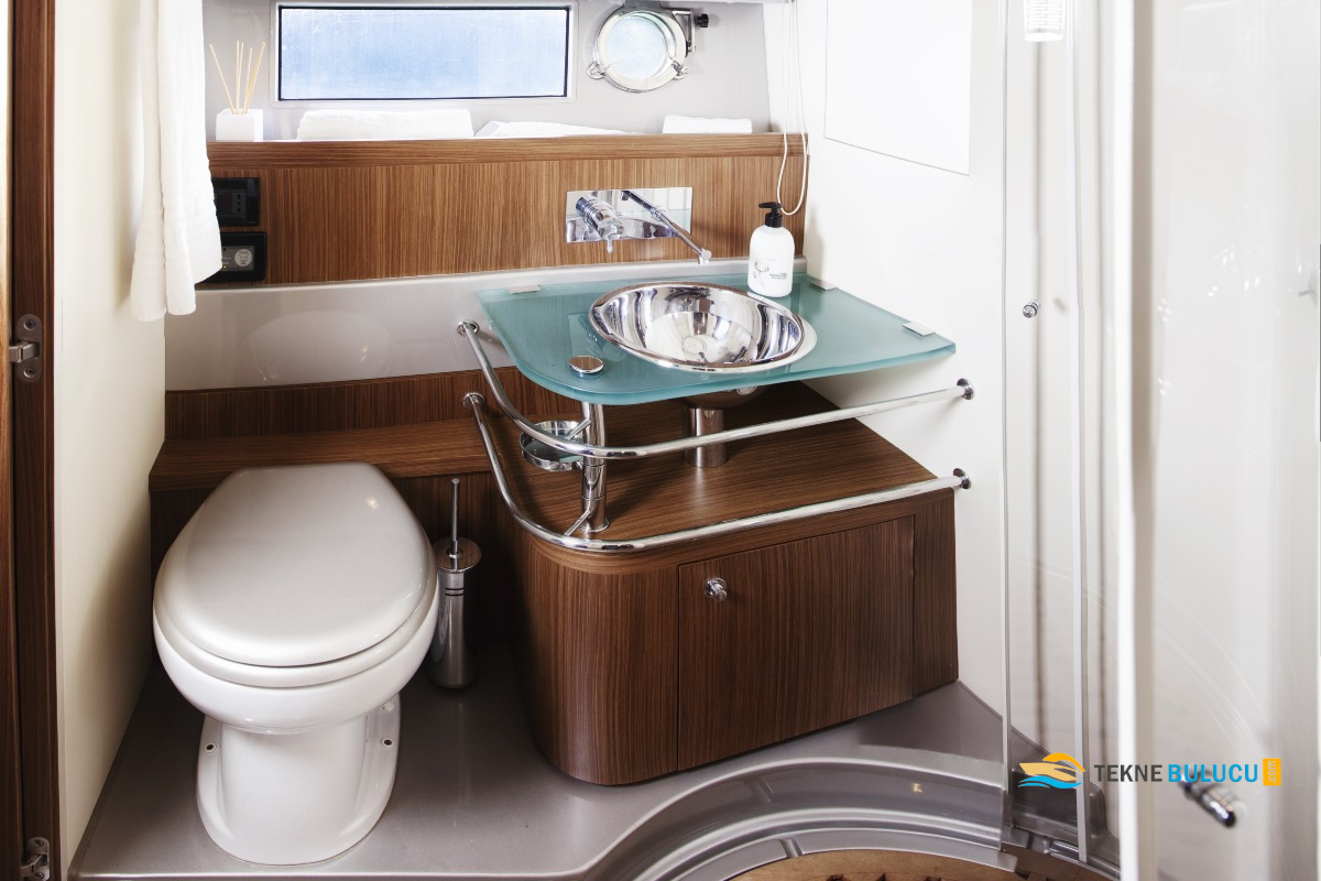 Riva Rivale 52 2012 iç mekan 1