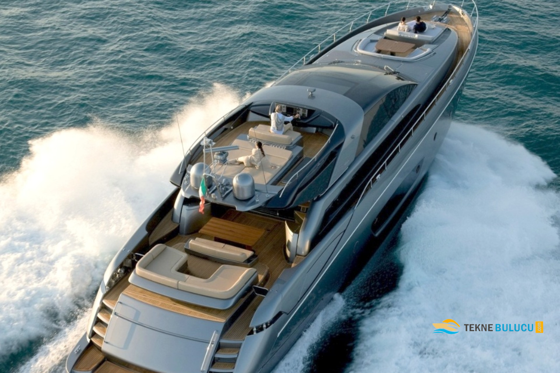 Riva Domino 86 2011 iç mekan 1