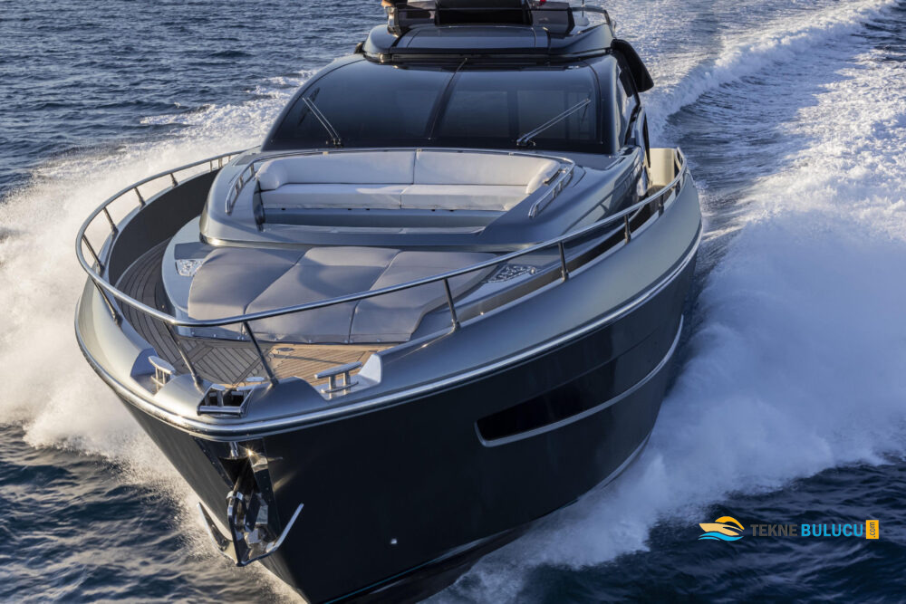 Riva 76 Perseo 2016 iç mekan 1