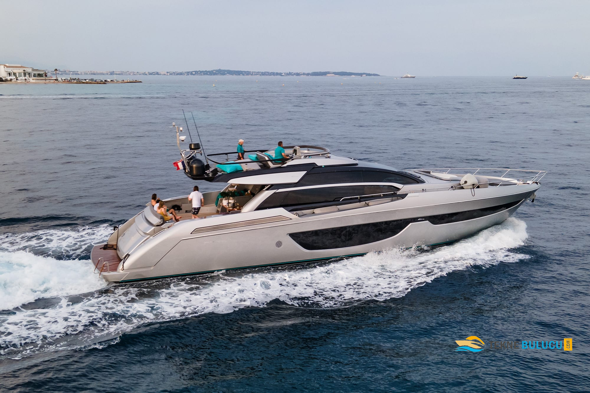 Riva 76 Perseo 2021 iç mekan 1