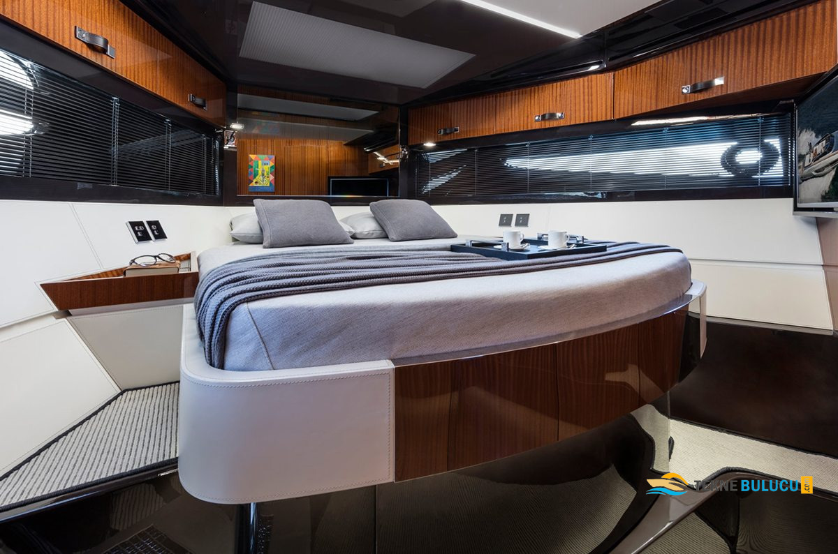 Riva 56 Rivale 2023 iç mekan 1