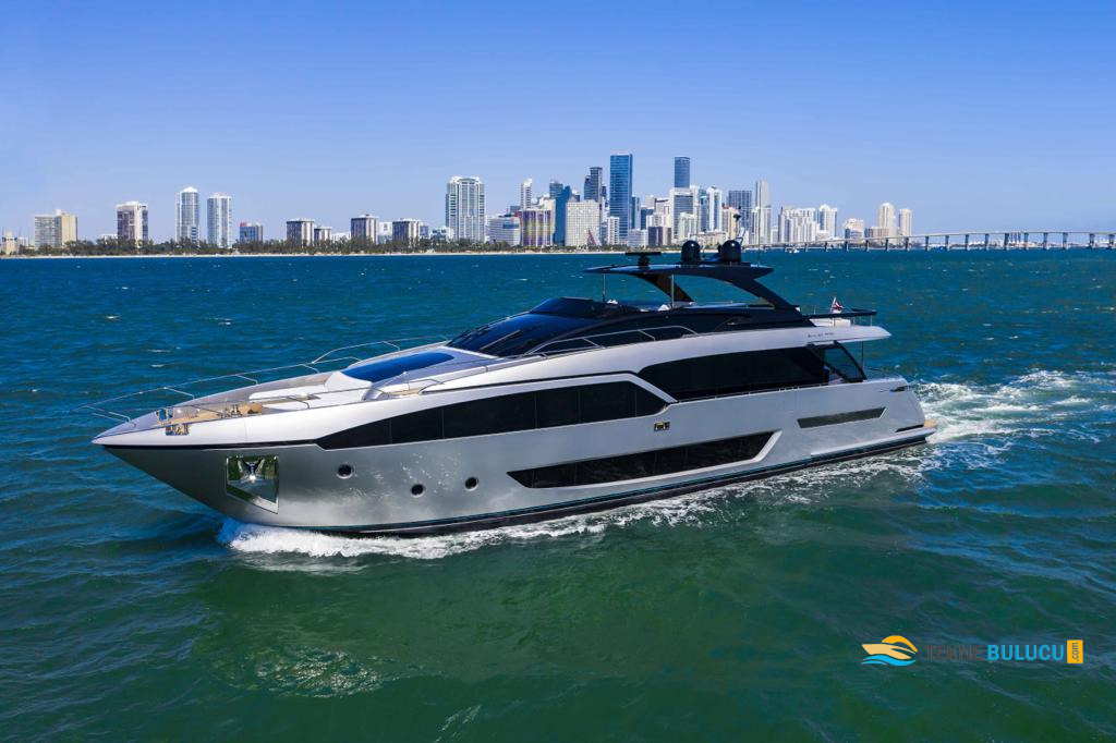 Riva 90 Argo 2026 iç mekan 1