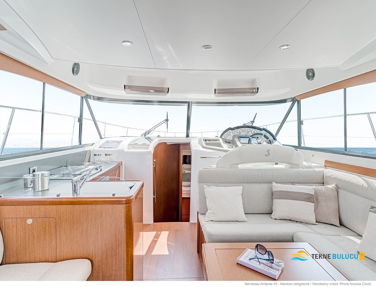 Beneteau Antares 42 2014 iç mekan 1