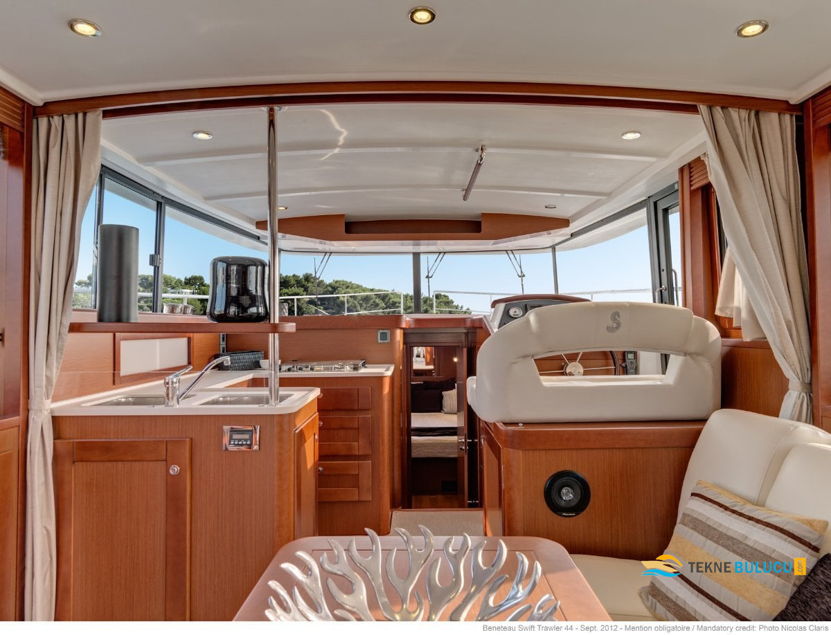 Beneteau Swift Trawler 44 2013 iç mekan 1