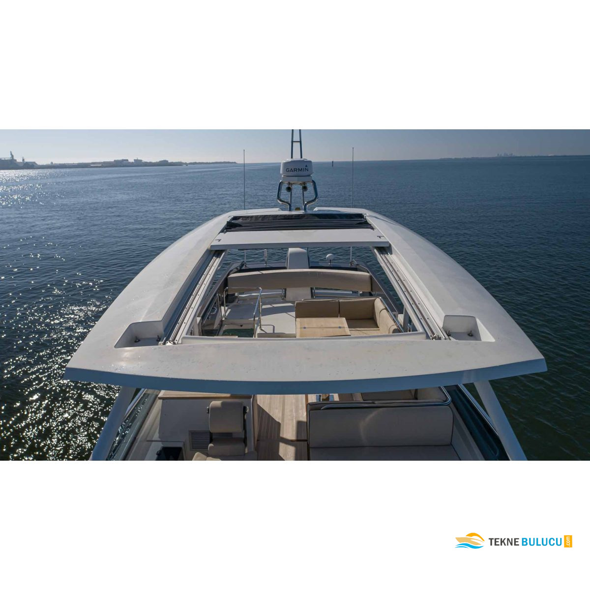 Beneteau Monte Carlo 6 2017 iç mekan 1