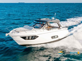 Absolute 40 2007 iç mekan 1