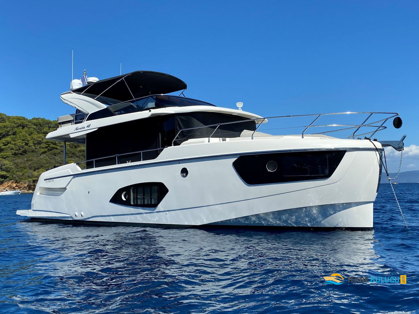Absolute Navetta 48 2019 iç mekan 1