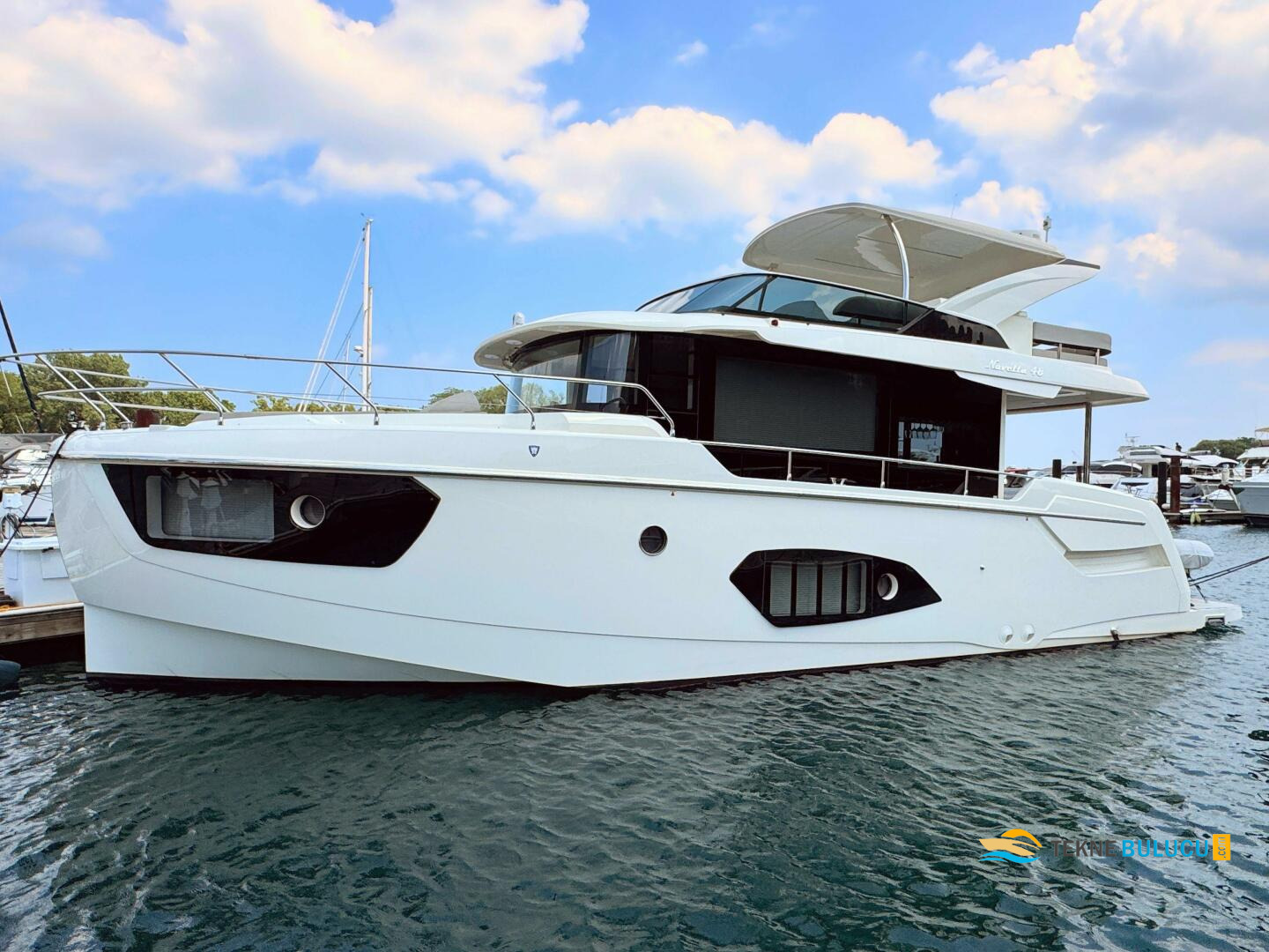Absolute Navetta 48 2022 iç mekan 1