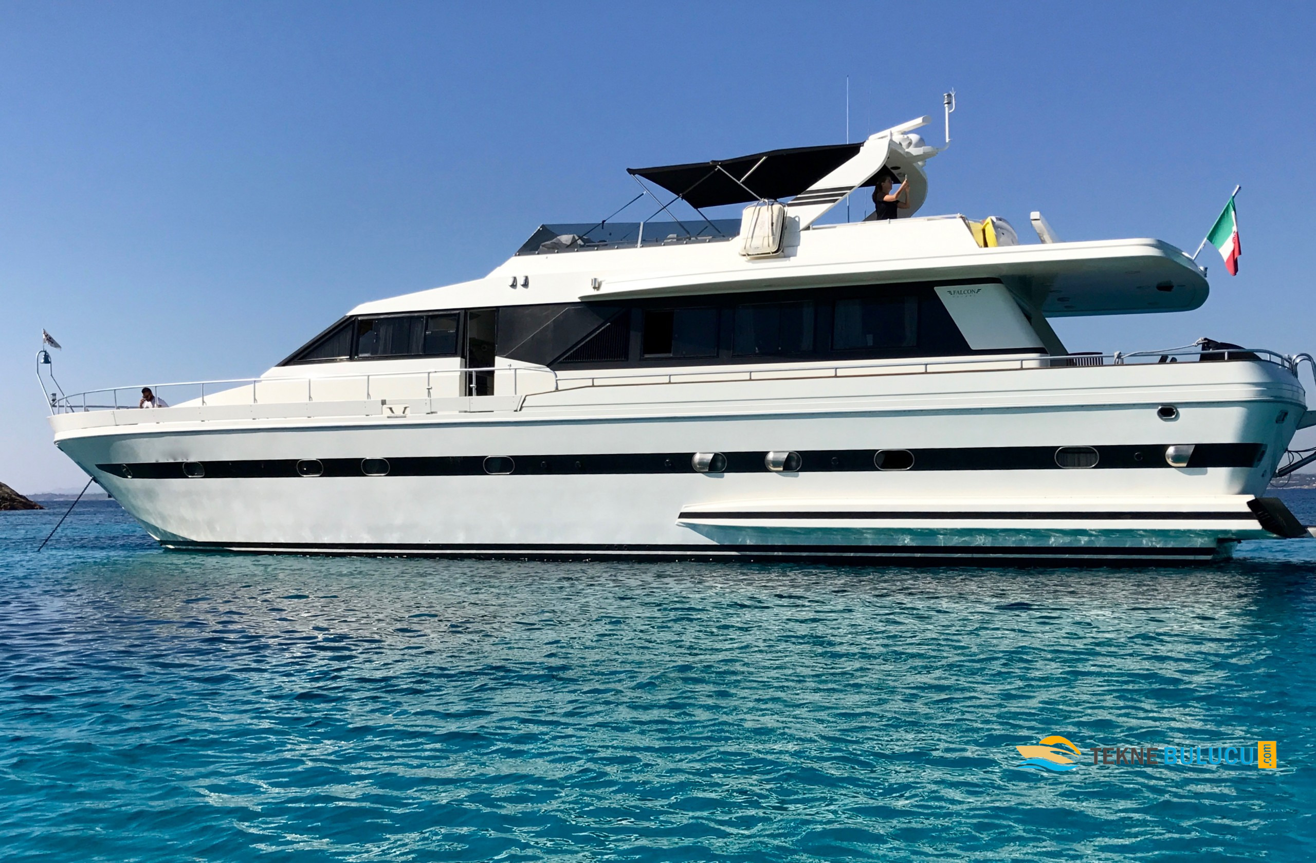 Falcon 76 2010 iç mekan 1