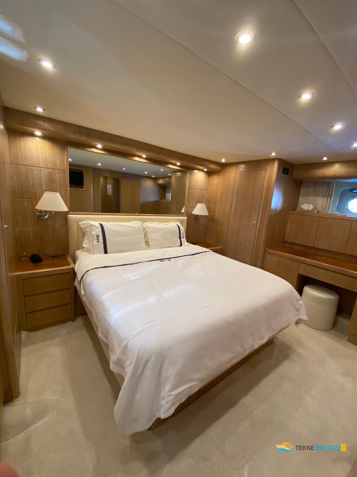 Falcon 86 2006 iç mekan 1