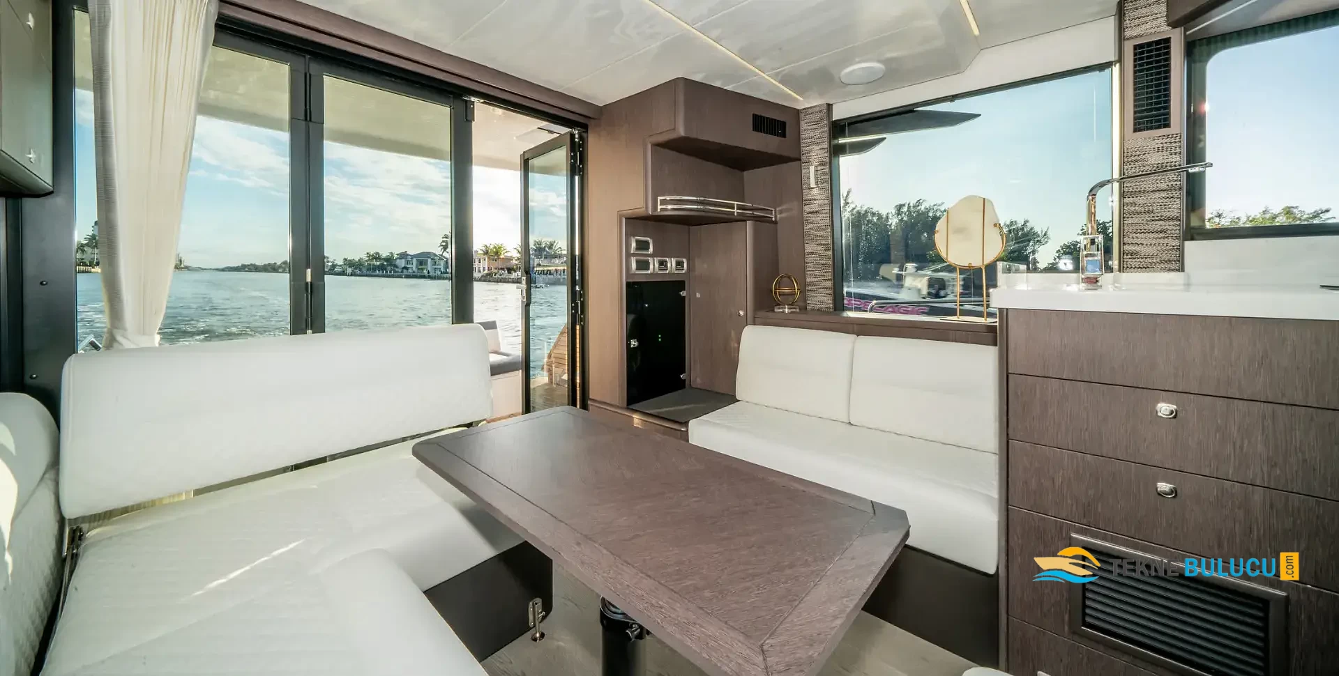 Galeon 400 Fly 2020 iç mekan 1