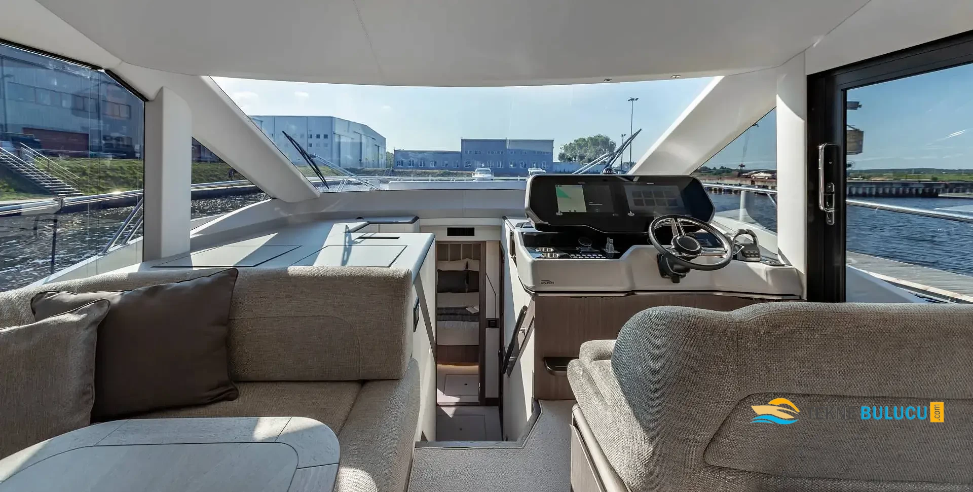 Galeon 560 Fly 2024 iç mekan 1