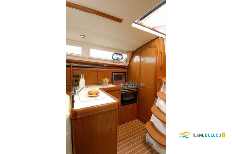 Jeanneau Sun Odyssey 36i 2007 iç mekan 1