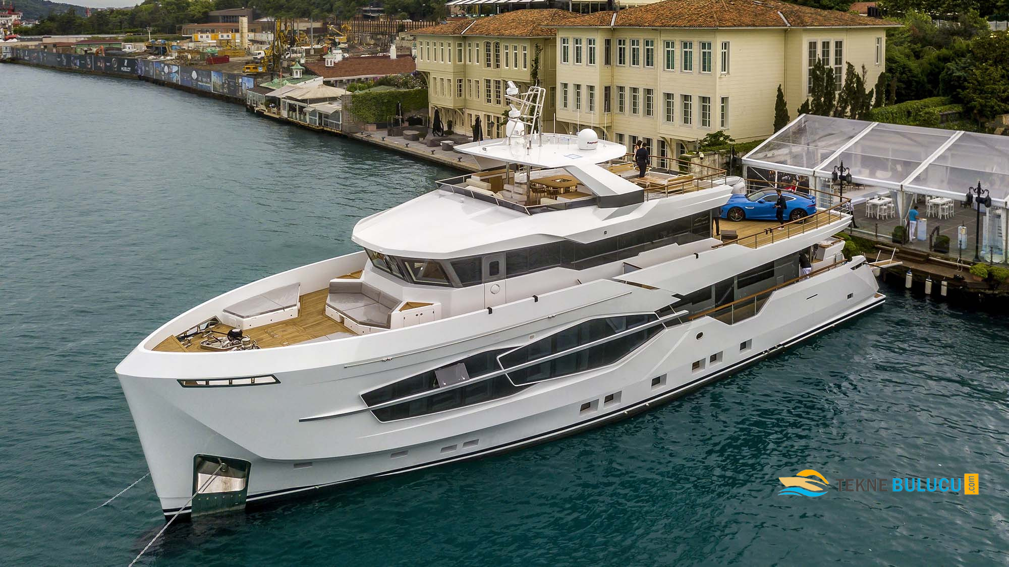 Numarine 32XP 2024 iç mekan 1