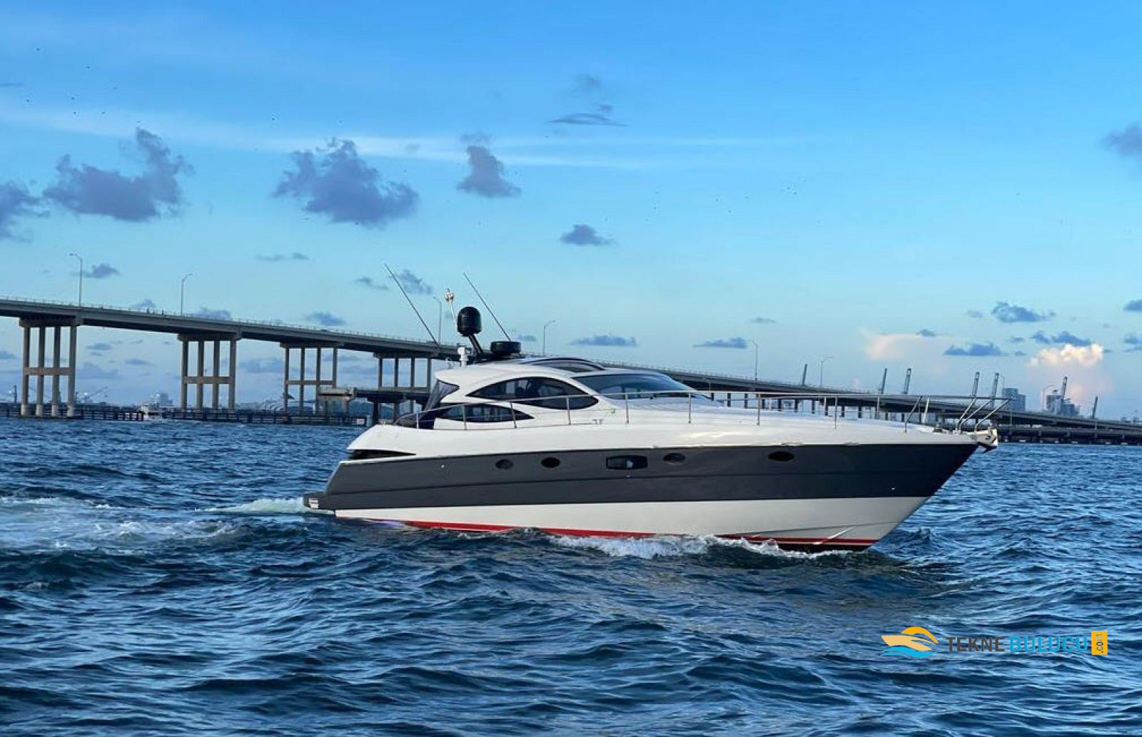 Pershing 50 2008 iç mekan 1