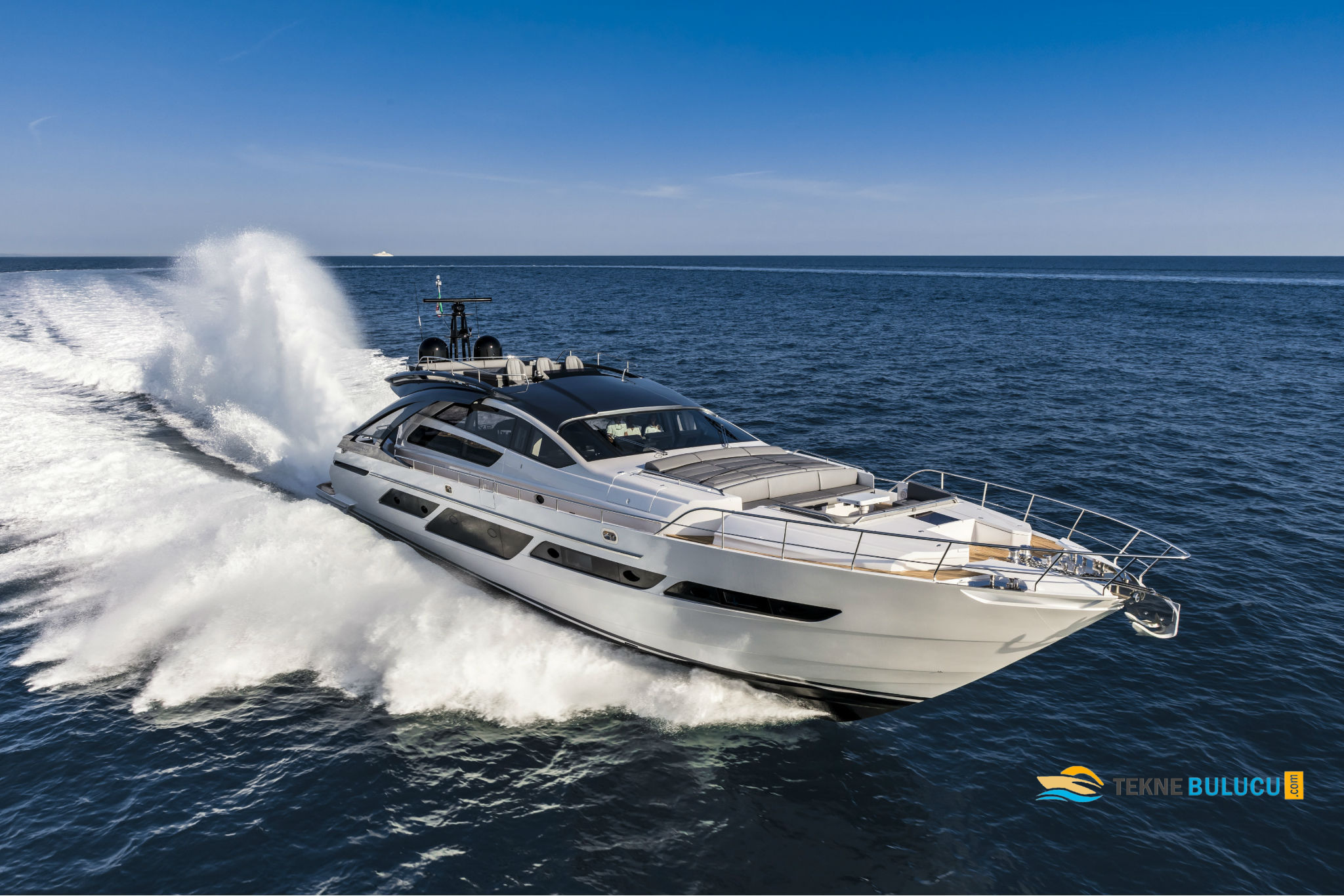Pershing 9X 2026 iç mekan 1
