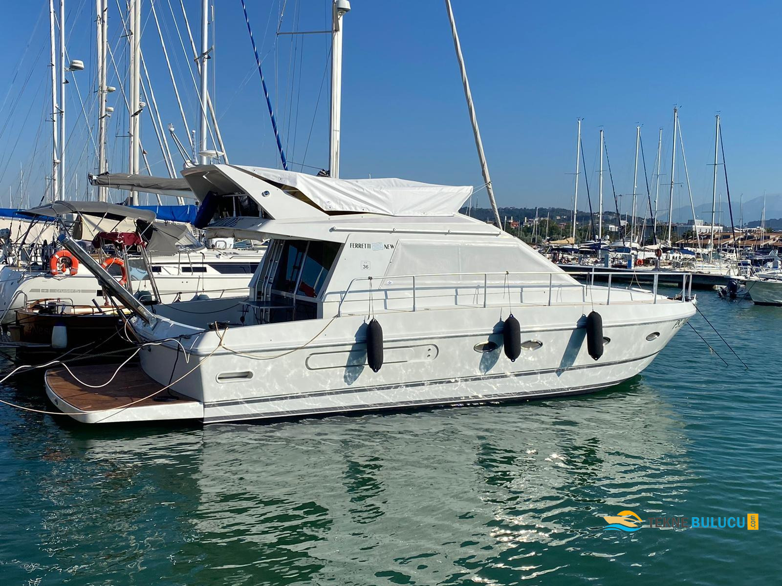 Ferretti 36 Fly 1987 iç mekan 1