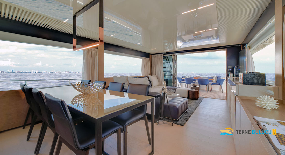 Ferretti 780 2004 iç mekan 1