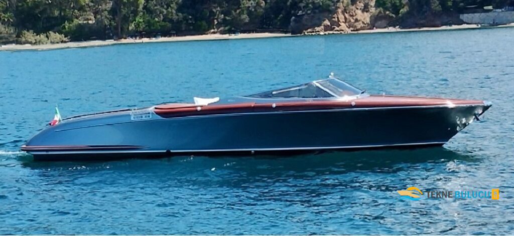 Riva Aquariva Super 33 2014 iç mekan 2