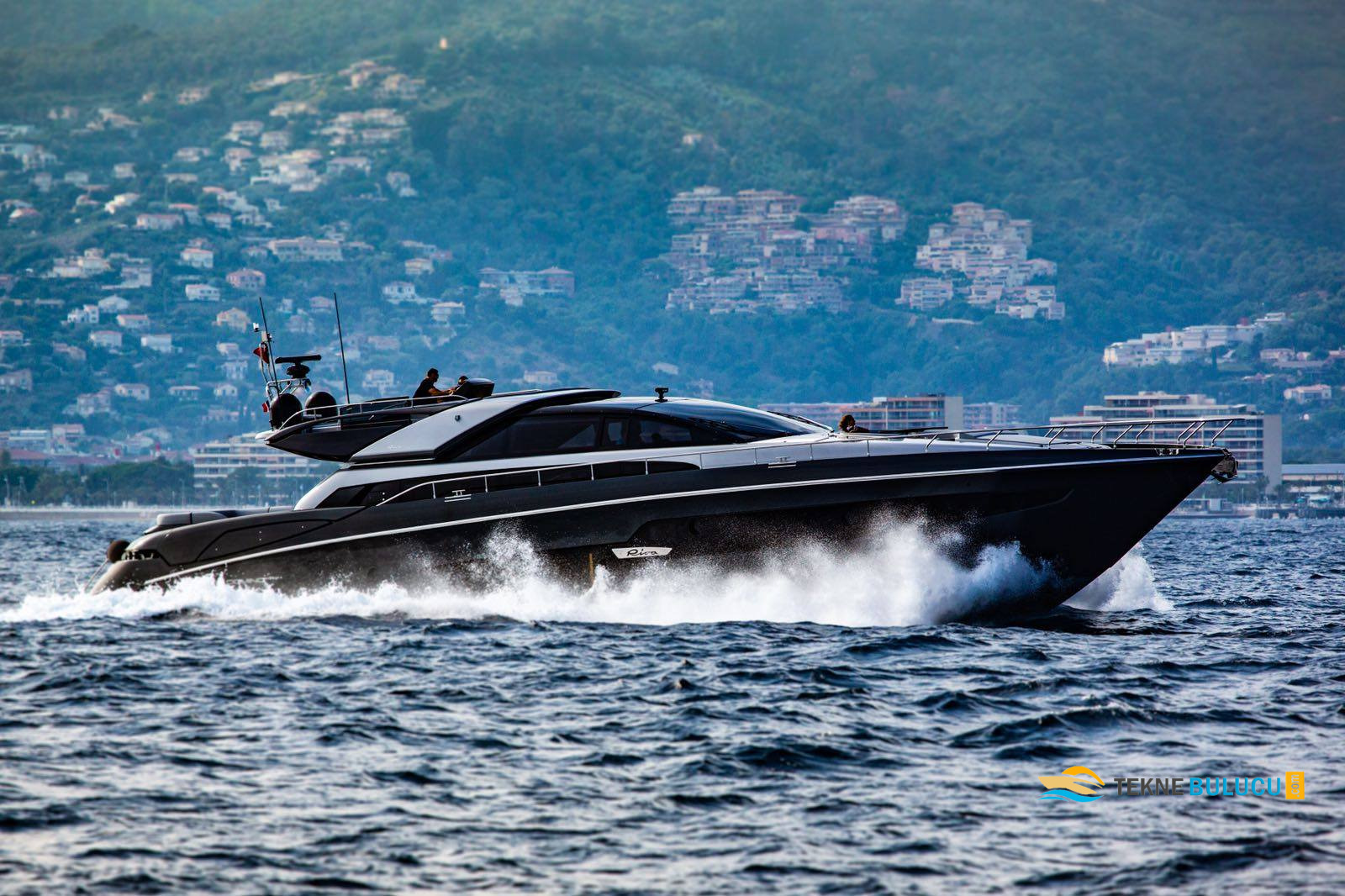 Riva 88 Domino Super 2015 iç mekan 2
