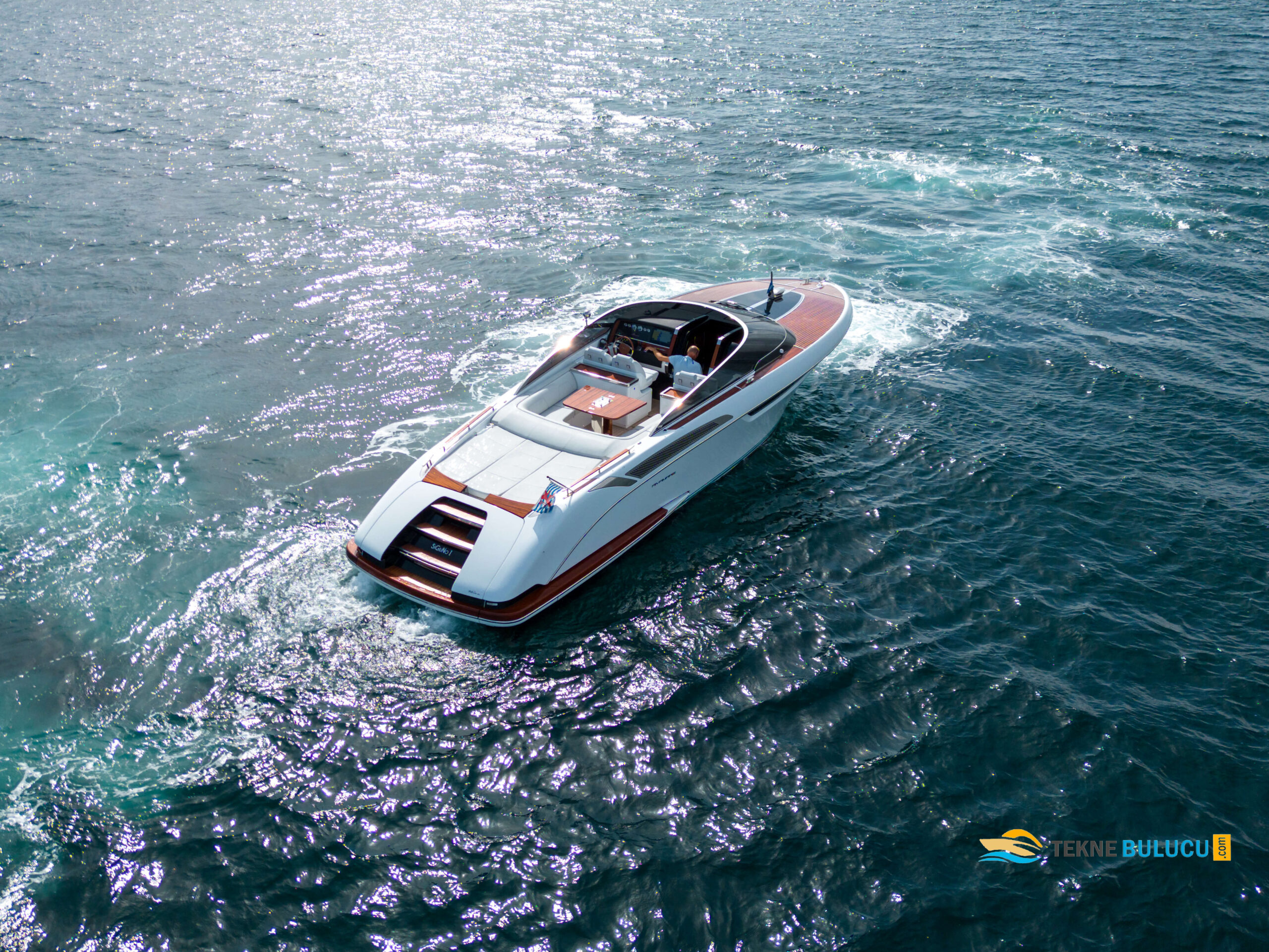 Riva Rivamare 38 2020 iç mekan 2