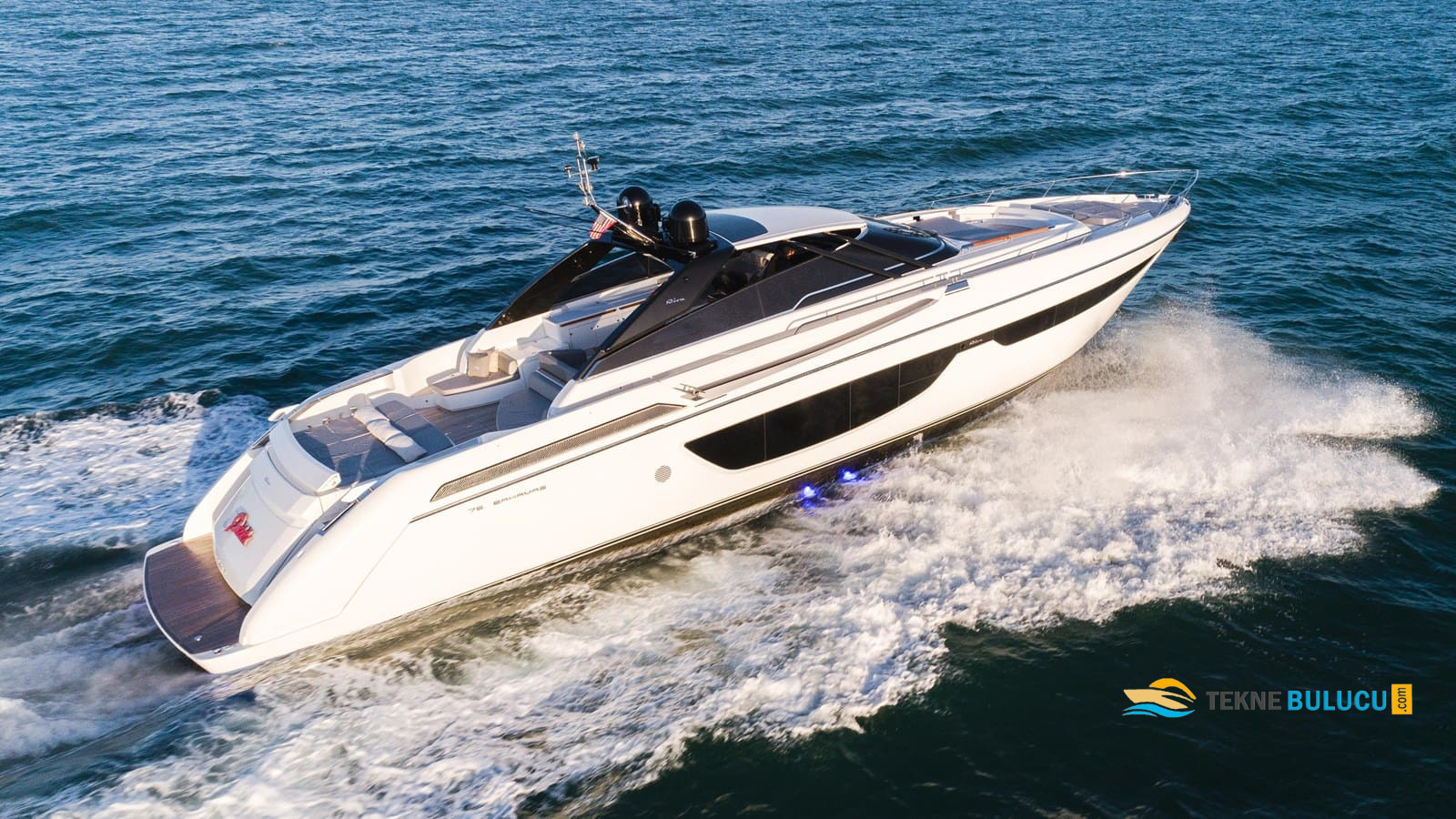 Riva 76 Bahamas 2024 iç mekan 2