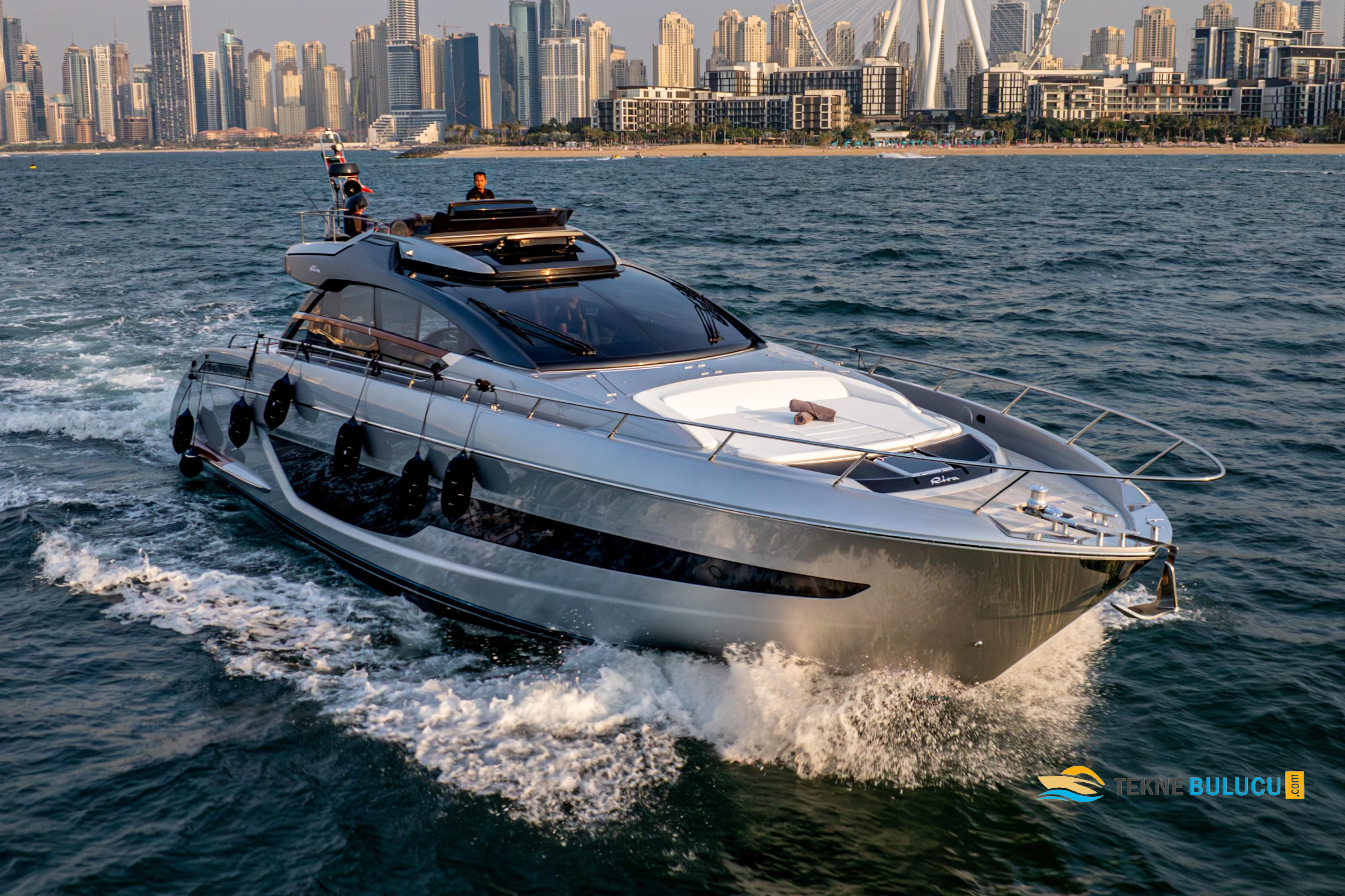 Riva 66 Ribelle 2022 iç mekan 2