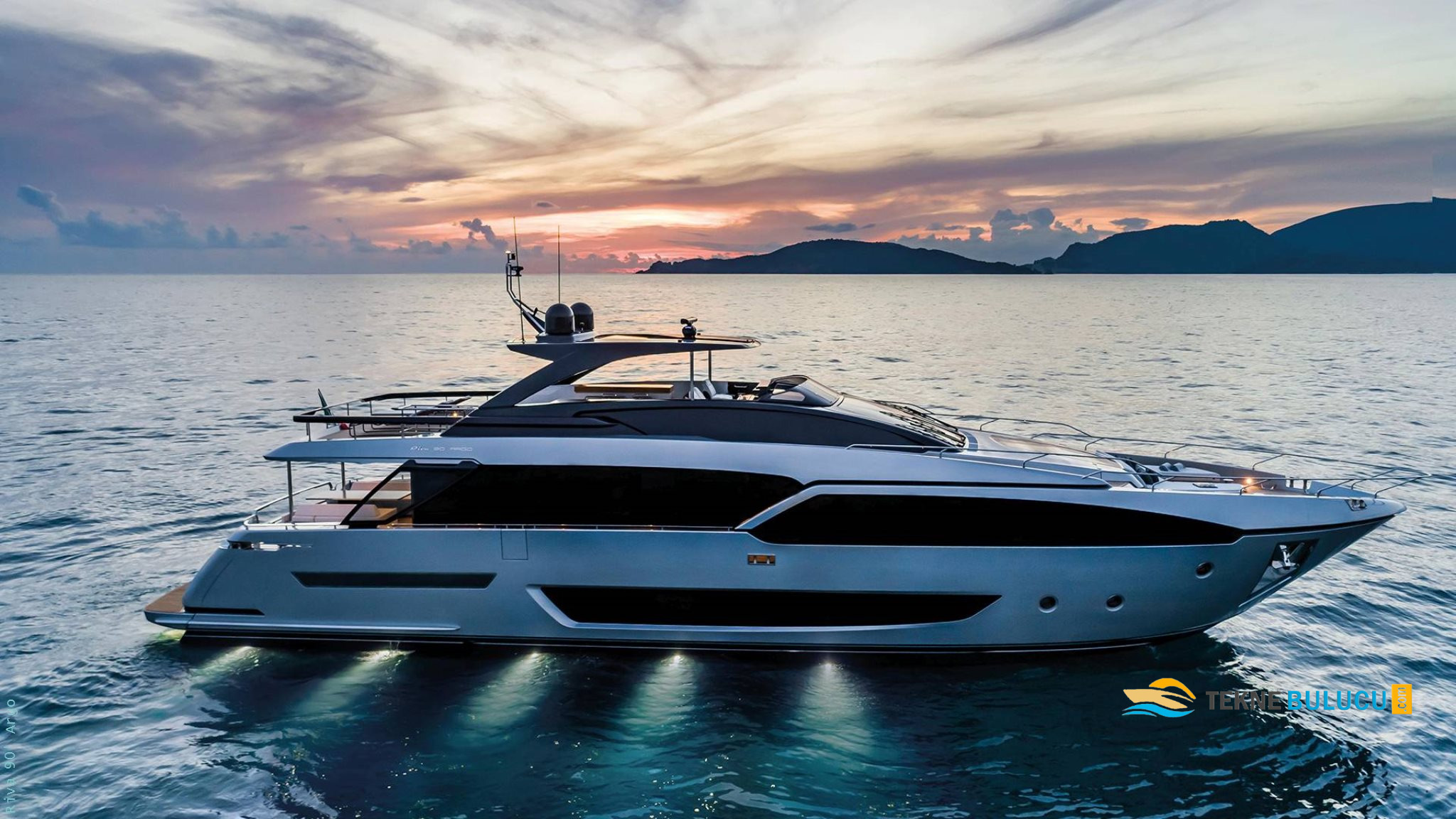 Riva 90 Argo 2020 iç mekan 2