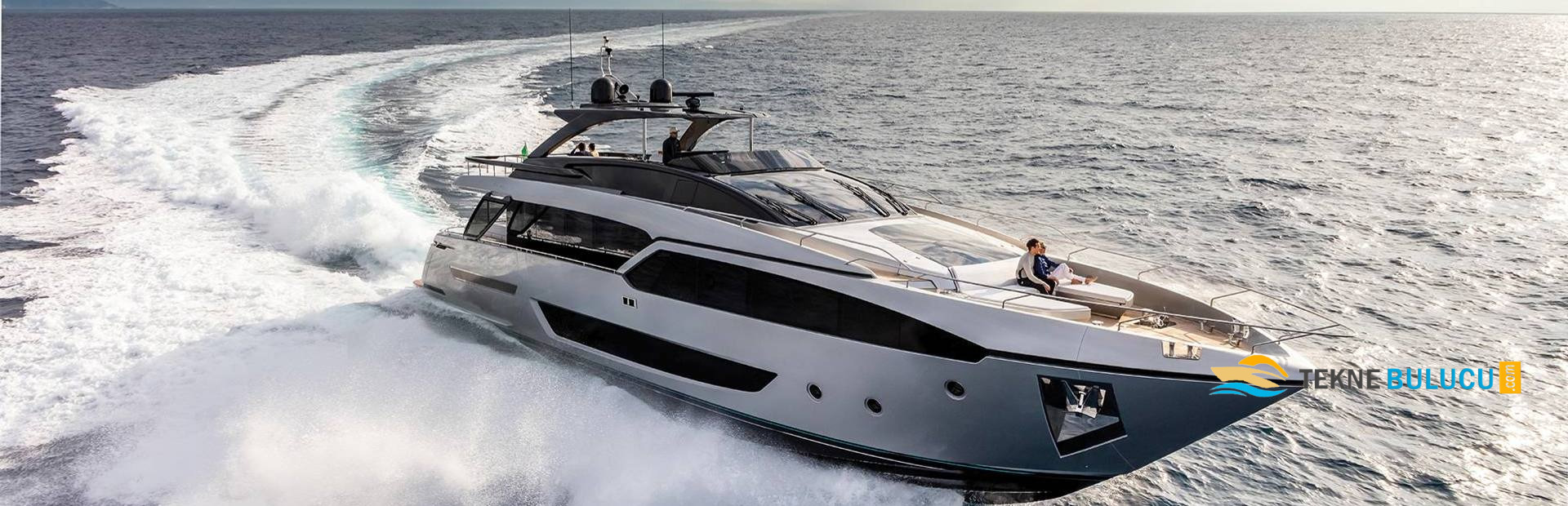 Riva 90 Argo 2021 iç mekan 2