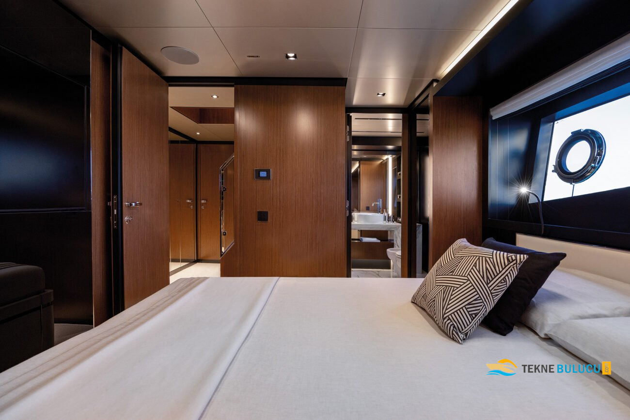 Riva 102 Corsaro Super 2025 iç mekan 2