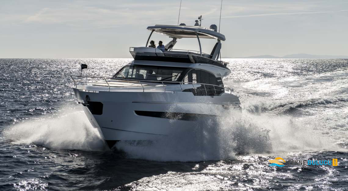Fairline Squadron 68 2019 iç mekan 2