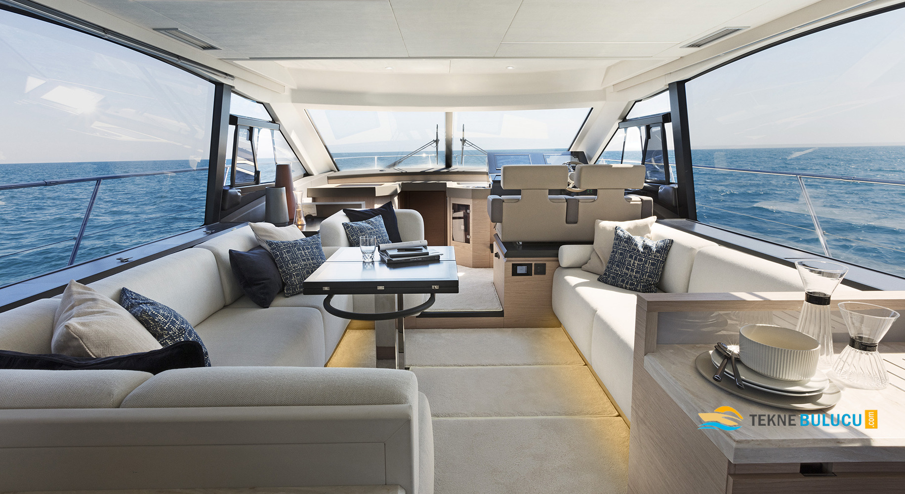 Beneteau Monte Carlo 52 2012 iç mekan 2