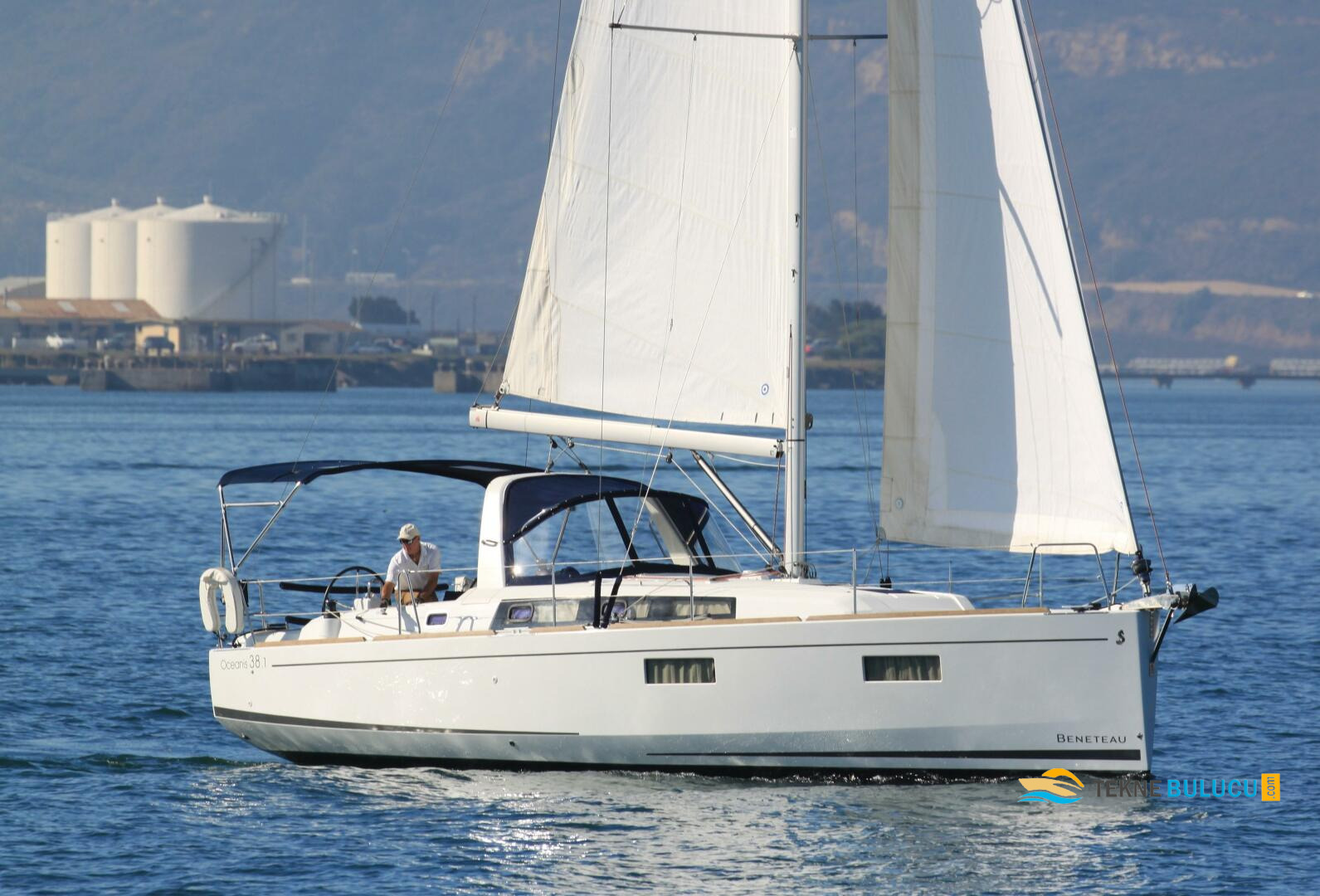 Beneteau Oceanis 38 2017 iç mekan 2