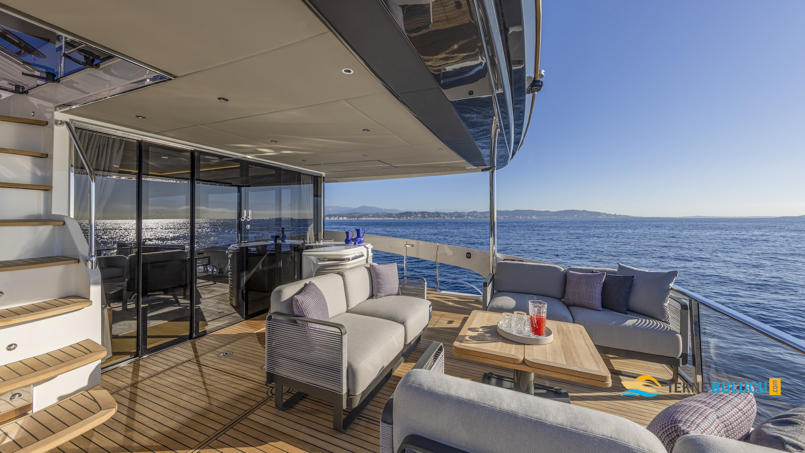 Absolute Navetta 75 2022 iç mekan 2
