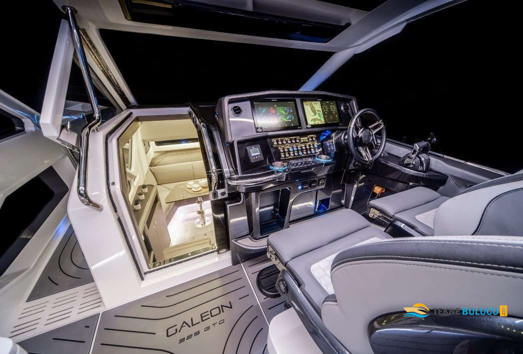 Galeon 325 GTO 2021 iç mekan 2