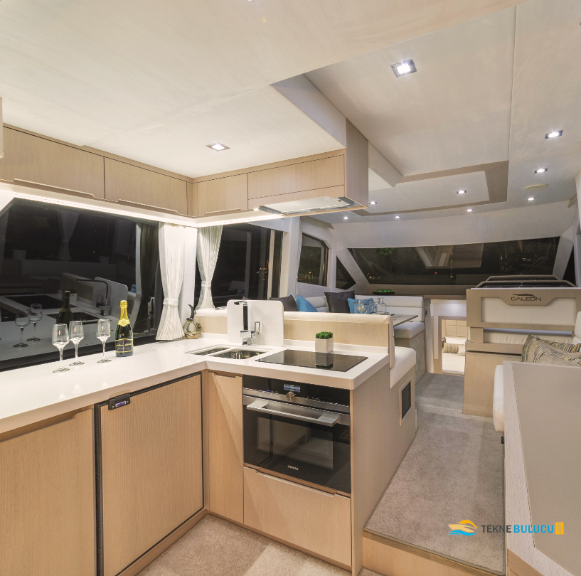 Galeon 460 Fly 2021 iç mekan 2