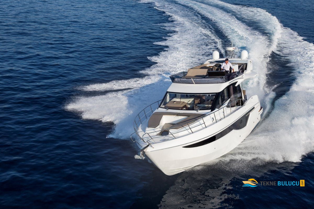 Galeon 460 Fly 2022 iç mekan 2