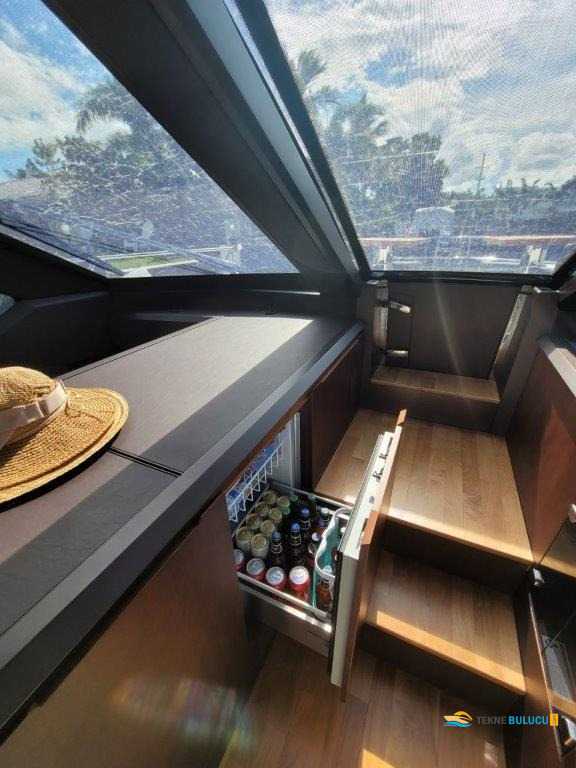 Galeon 640 Fly 2024 iç mekan 2