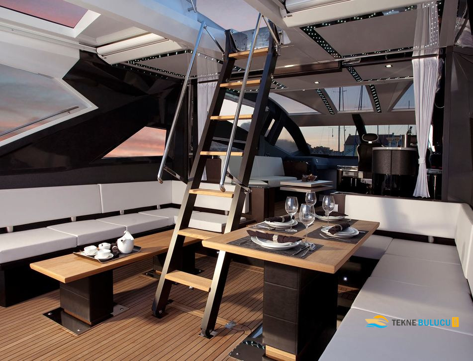 Galeon 700 Skydeck 2024 iç mekan 2