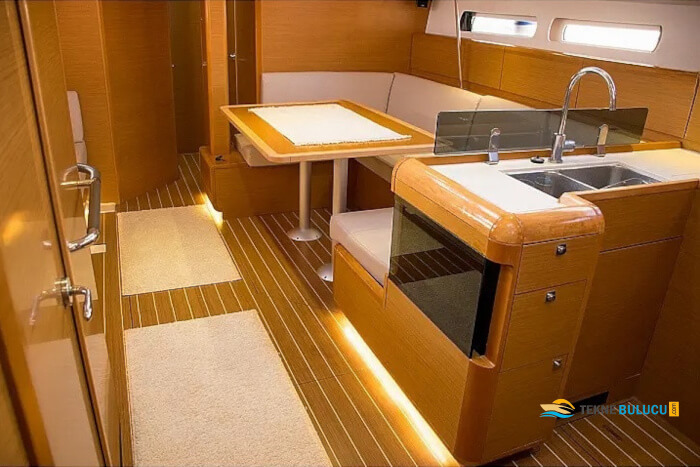 Jeanneau Sun Odyssey 439 2013 iç mekan 2