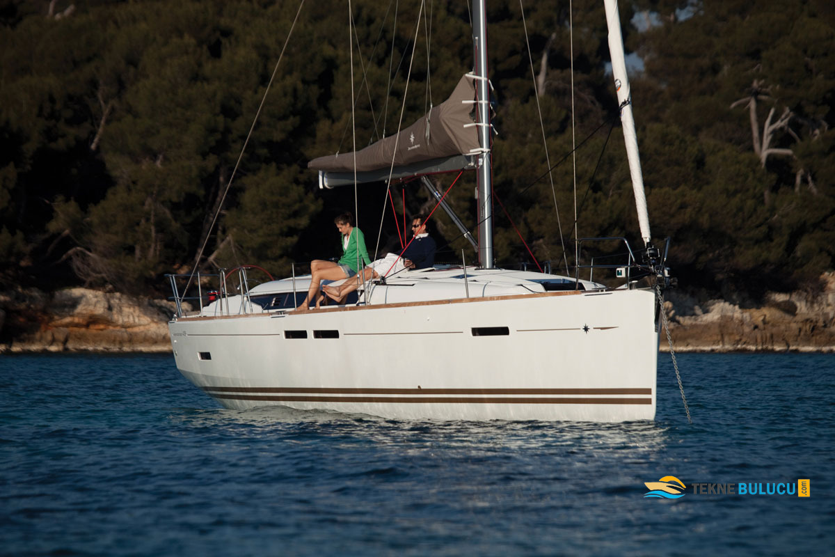Jeanneau Sun Odyssey 439 2014 iç mekan 2