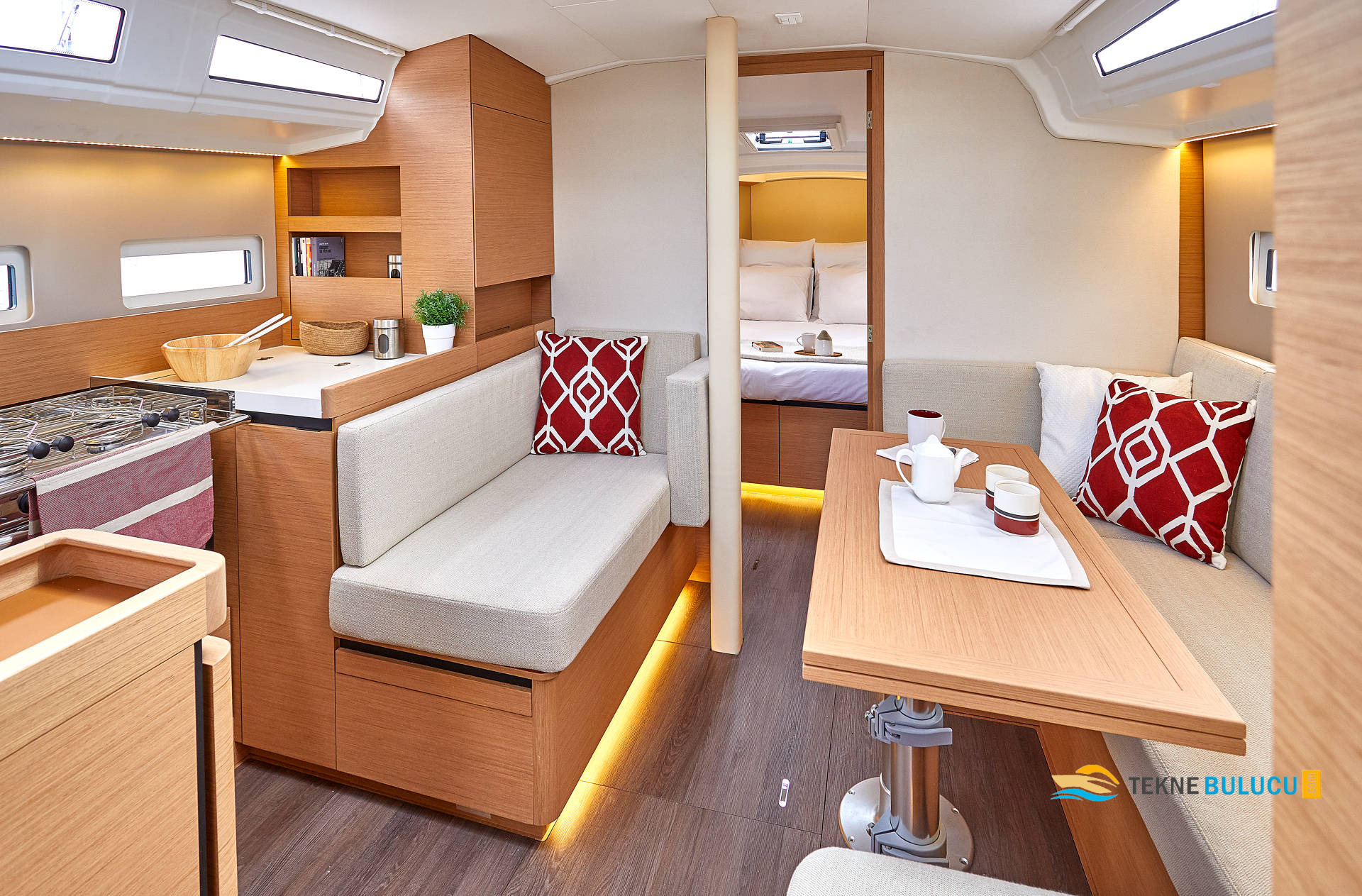 Jeanneau Sun Odyssey 410 2024 iç mekan 2