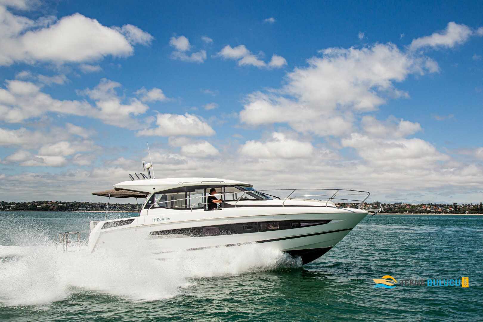 Jeanneau NC 37 2022 iç mekan 2