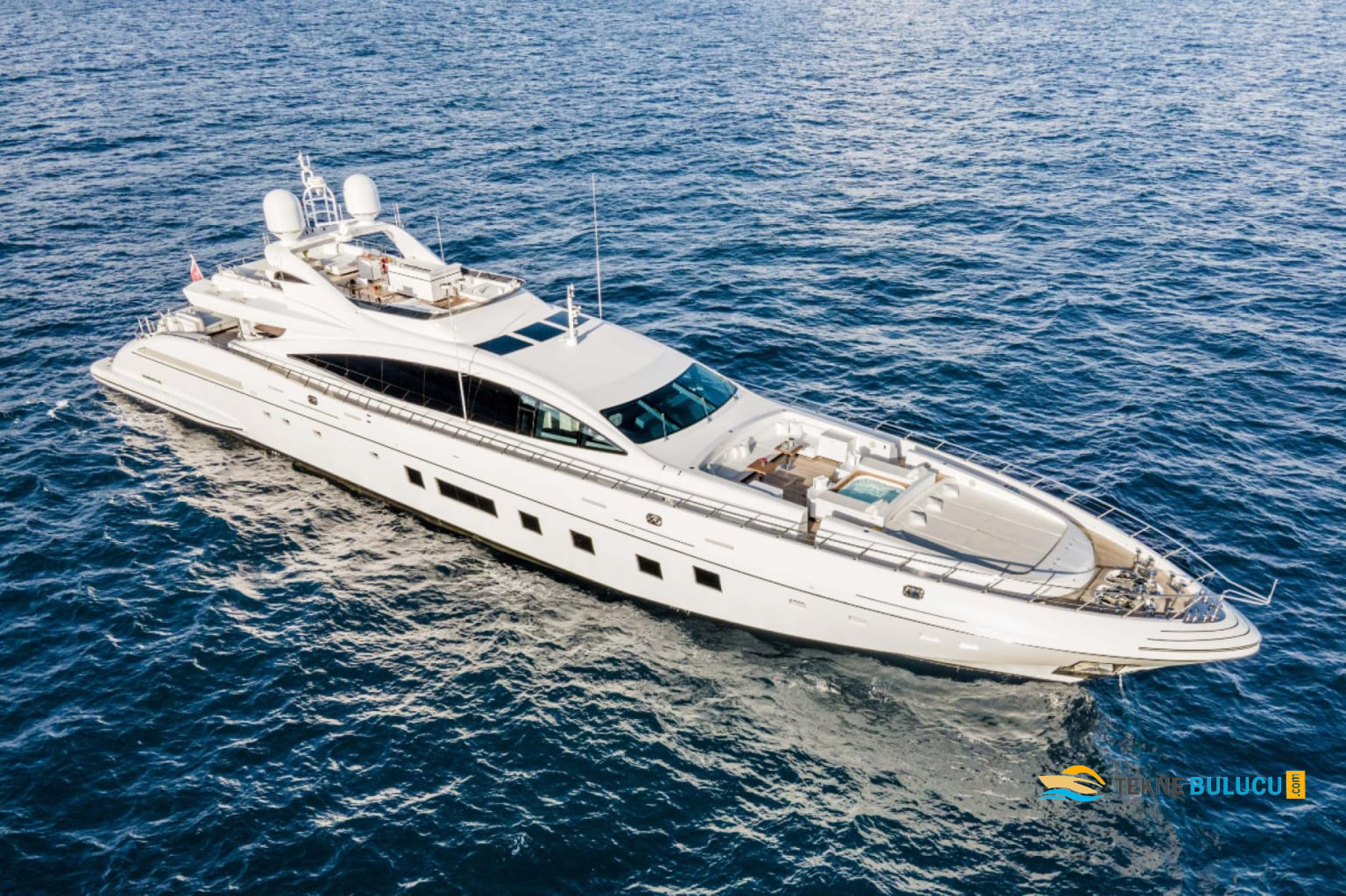Mangusta 165 2008 iç mekan 2