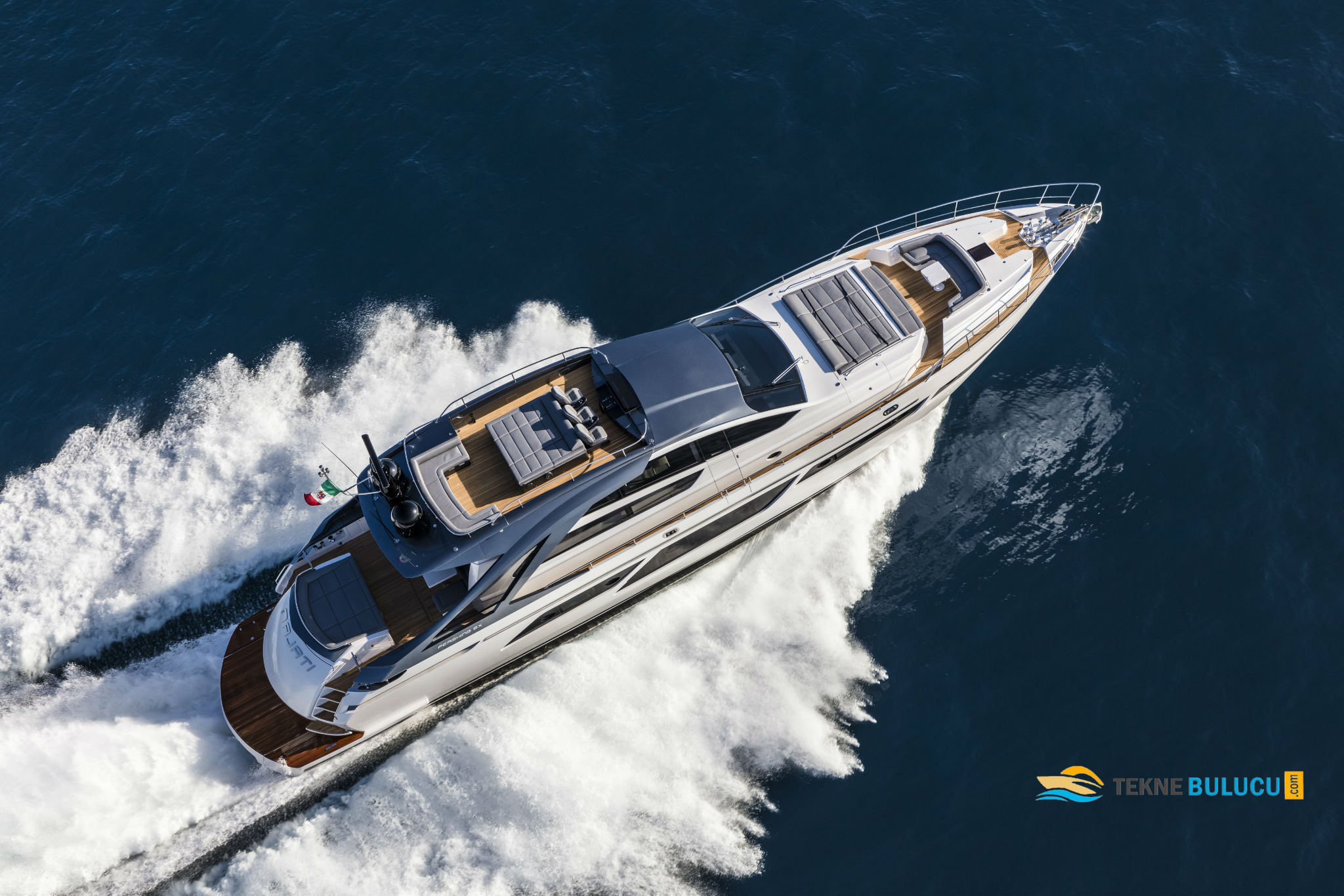 Pershing 9X 2025 iç mekan 2
